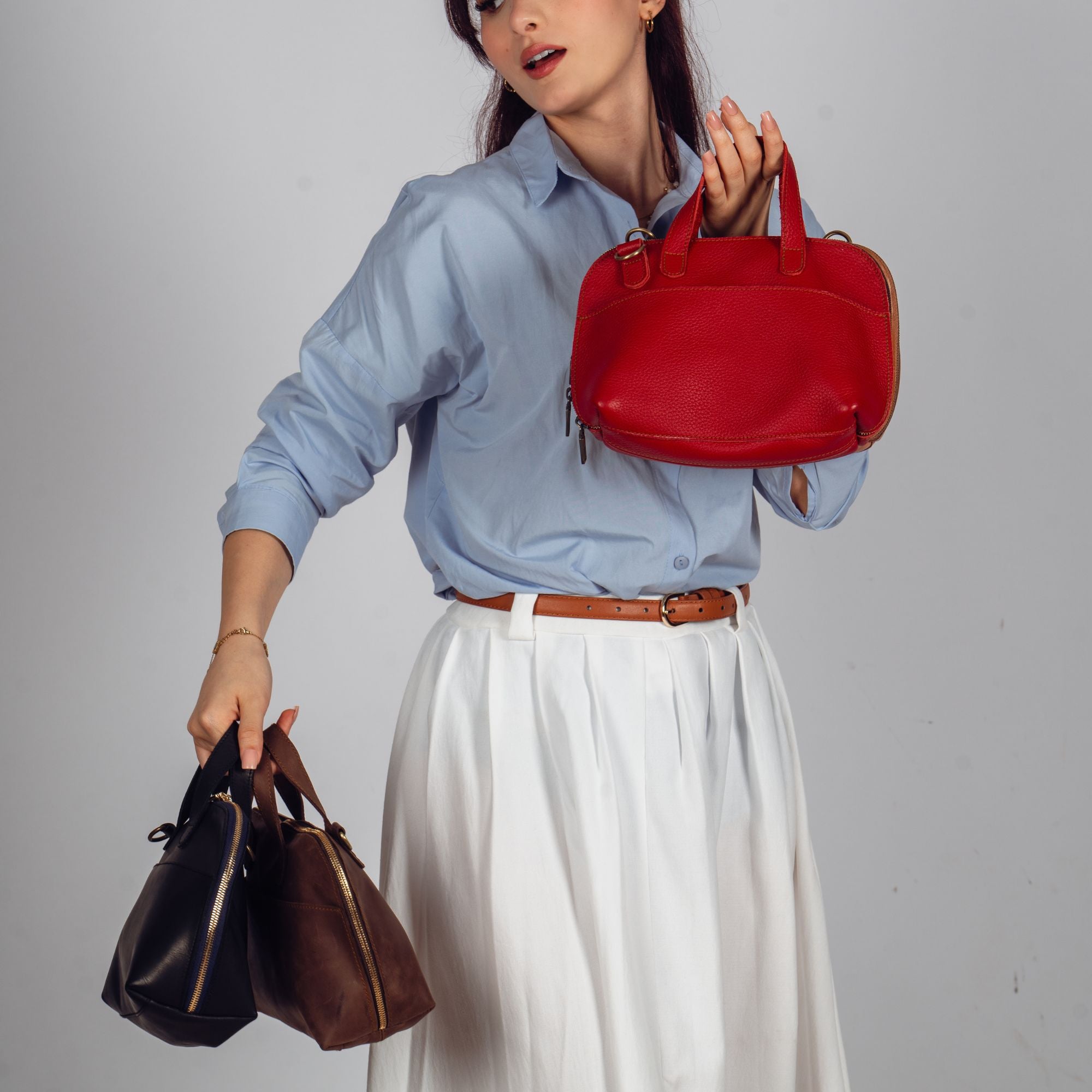 Minimalist Leather Elegance: The Perfect Companion